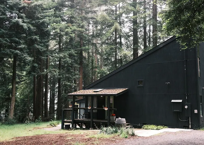 Modern House W. Fast Internet In 1 Acre Land