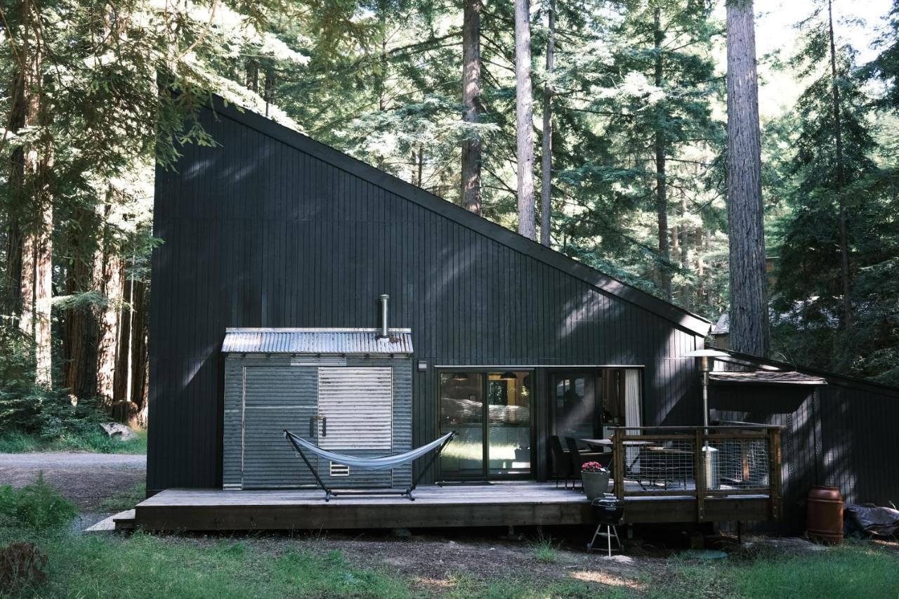 Modern House W. Fast Internet In 1 Acre Land Occidental