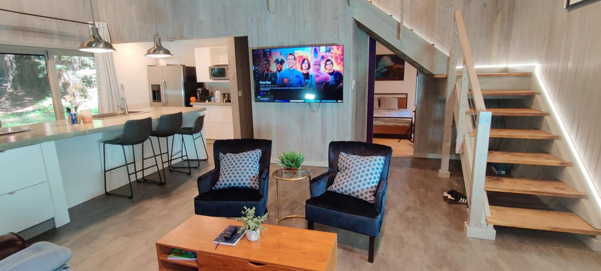 Modern House W. Fast Internet In 1 Acre Land Occidental