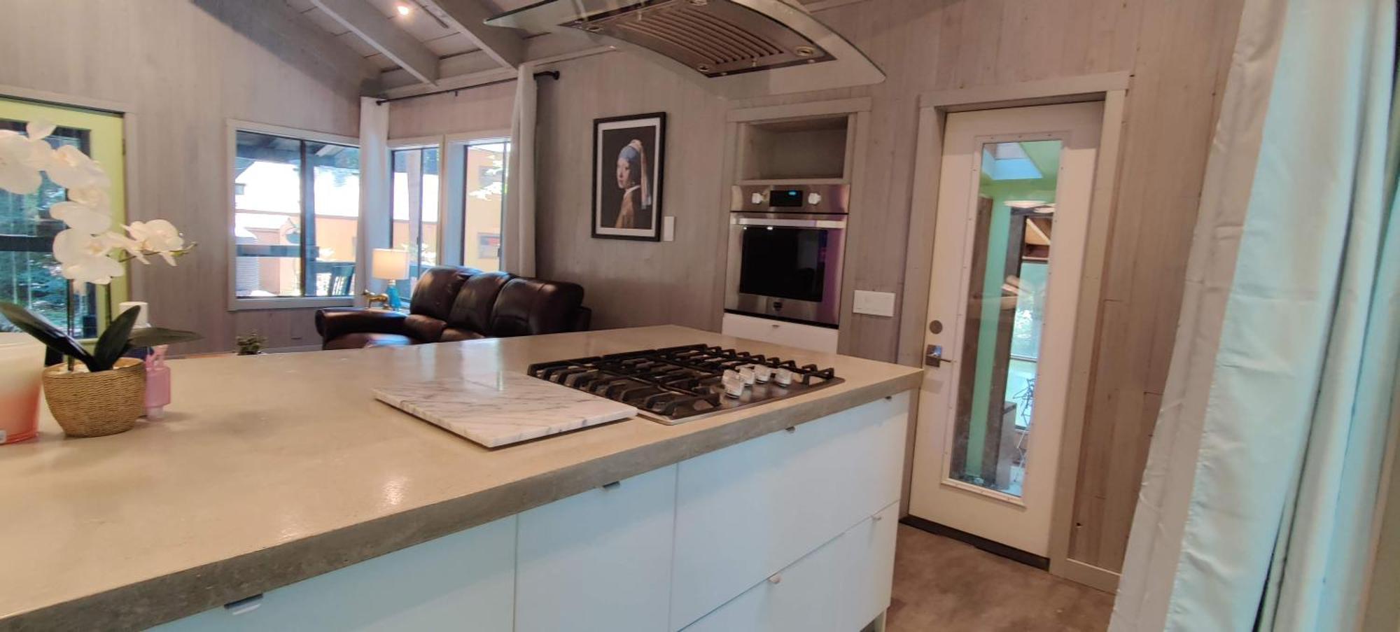 Modern House W. Fast Internet In 1 Acre Land Occidental